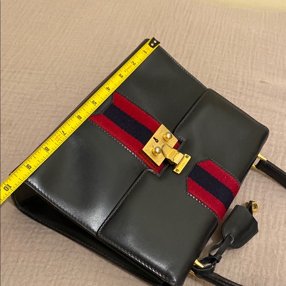 GUCCI VINTAGE Elegant Black and Red Handbag - Picture 10 of 12